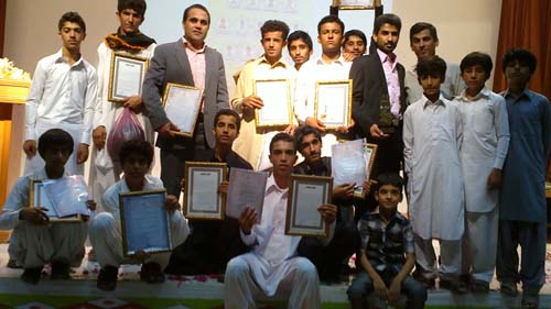 محروم ترین دانش آموزان نقطه مرزی کشور مقام نخست جشنواره تئاتر کشوری را کسب کردند