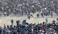 درگیری نیروهای امنیتی مصر با مخالفان در قاهره/شلیک گاز اشک آور به سوی طرفداران مرسی