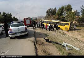 تصادف پژو ۲۰۶ با اتوبوس ۲ کشته بر جای گذاشت