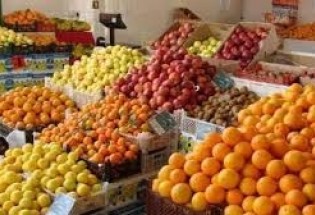 2مرکز توزیع میوه شب عید را در شهرستان هیرمند بر عهده دارند