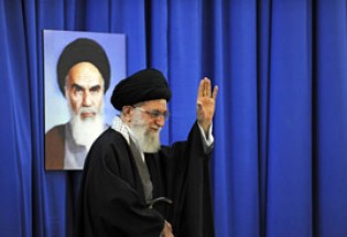 سخنرانی رهبر معظم انقلاب اسلامی تا ساعتی دیگر در بارگاه منور رضوی آغاز می‌شود