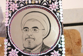 هدیه هنرمند زاهدانی به ریاست جمهوری در سفر به استان سیستان و بلوچستان