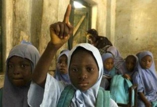 بوکو حرام دختران ربوده شده را به مقر خود انتقال دادند