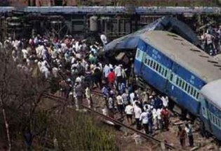 ۱۳۹ کشته و زخمی در خروج قطار از ریل در هند
