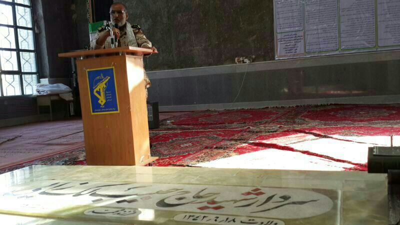 سرهنگ ناظری فرمانده قرارگاه عملیاتی شهید هراتی سیستان در مراسم غبارروبی مزار  سردار شهید لکزایی