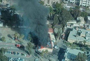 وقوع انفجار در ساختمان وزارت جنگ رژيم صهيونيستی+ تصاویر