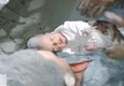 نجات نوزاد 2 ماهه سوری زیر آوار مانده بعد از 16 ساعت + فیلم