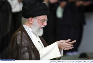 نماز عید سعید فطر در تهران به امامت رهبر معظم انقلاب اقامه شد
