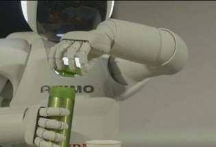 ربات‌های انسان نما جایگزینی برای نیروی انسانی + عکس