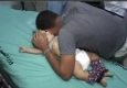 ناله‌های سوزناک پدر فلسطینی در سوگ نوزاد شهیدش + فیلم