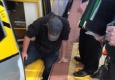 لحظه نجات مردی که پایش بین واگن و سکو قطار گیر افتاد + فیلم