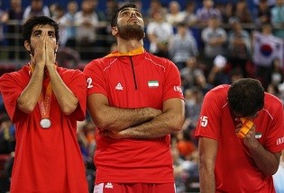 چشمان گریان ملی پوشان بسکتبال بعد از فینال + تصاویر