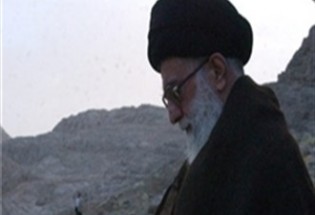 کوه‌پیمایی صبحگاهی رهبر انقلاب در ارتفاعات تهران+فیلم