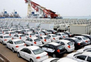 نبود نظارت بر قیمت‌گذاری خودروهای وارداتی/ واردکننده خودرو را به قیمت دلخواه می‌فروشد