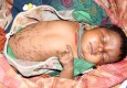 روش درمانی عجیب و غریب هندی‌ها نوزاد را روانه بیماستان کرد + تصاویر