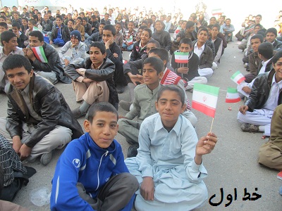 جشن پیروزی انقلاب در دبیرستان پسرانه سعدی ناحیه یک زاهدان برگزار شد+عکس