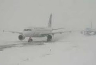 بارش شدید برف در مشهد باعث ابطال پرواز زاهدان به مشهد شد