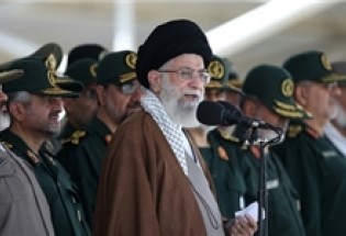 اجازه هیچگونه بازرسی از هیچ‌یک از مراکز نظامی داده نمی‌شود/ مسئولان باید پیام عظمت ملت ایران را در مذاکرات نشان دهند