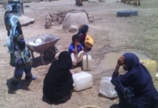سایه بحران کم آبی همچنان بر سر مردم روز دار سیستان / مسئولین بحران کم آبی در سیستان را جدی بگیرند