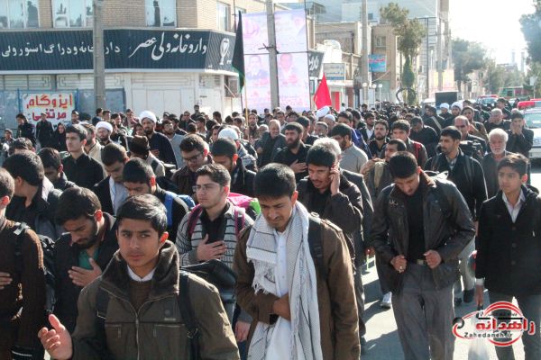 گزارش تصویری/ زائران کاروان پیاده اربعین حسینی اعزام شدند/ وداع خود جوش مردم زاهدان با کربلائیان