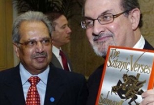 انتشار کتاب آیات شیطانی از اقدام استکبار بر علیه مسلمانان بود/ فتوای تاریخی امام خمینی‌(ره) در خصوص اعدام سلمان رشدی پا برجاست