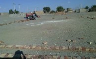 کلنگ زنی یک باب مدرسه با حمایت دفتر آیت الله سیستانی در روستای علی آباد کلانظهور دلگان