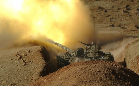پرواز پهپاد "حماسه" در رزمایش سپاه/ آتش سنگین انواع تانک های سپاه