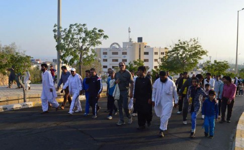 همایش پیاده روی خانوادگی کارکنان و دانشجویان دانشگاه آزاد اسلامی چابهار برگزار شد