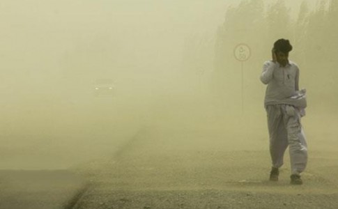 حیات سیستانی ها زیر چتر ریزگردها دفن می‌شود/ امدادرسانی به بیش از 3 هزار نفر در طوفان شن