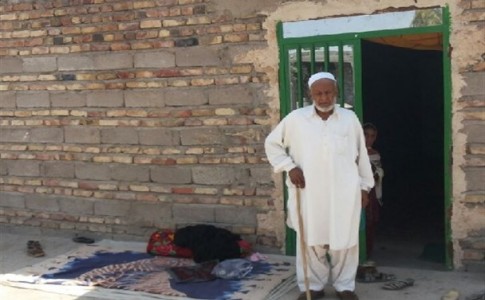 دست خیر رستم سیستان و بلوچستان/ از کمک به ازدواج جوانان تا ساخت مسجد و خانه برای فقرا+ تصاویر