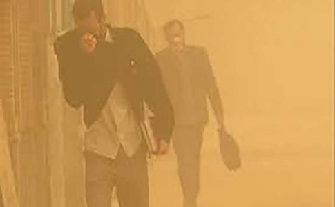 سایه گرد و غبار بی تدبیری بر سر مردم سیستان/ آلوده ترین شهر جهان همچنان صدر نشین کانون سل در ایران