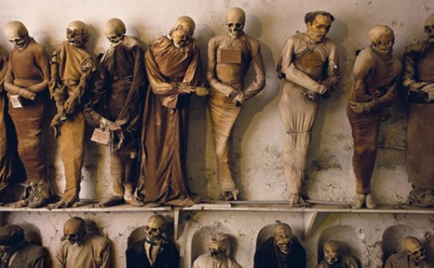 عکس/ دیدن 8 هزار مومیایی کشف شده در موزه مرگ