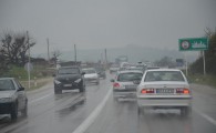 5 نكته مهم رانندگی در هوای بارانی و برفی