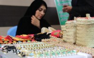 آغاز به کار نمایشگاه محصولات کار آفرینان در سیستان و بلوچستان/ حضور هنرمندان صنایع دستی در این نمایشگاه+ تصاویر  