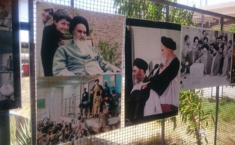 برپایی نمایشگاه عکس امام خمینی(ره) در پایانه مرزی میرجاوه