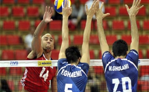 شکست تیم ملی والیبال ایران برابر آمریکا/ اتفاق عجیب در ست سوم