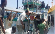 ۵ نفر صیاد در آب های دریای عمان نجات یافتند/ عکس
