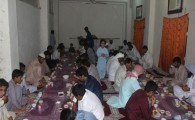 سفره افطاری به رنگ وحدت و همدلی در زرآباد