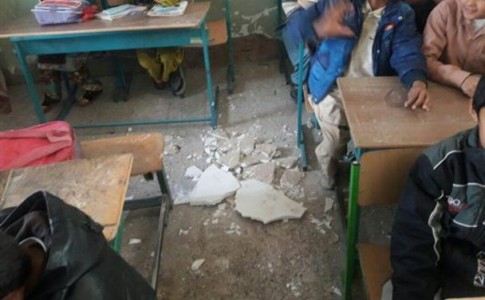 دانش آموزان سیستان و بلوچستان غرق در مرداب محروم/لباسی کهنه و دمپایی های پلاستکی سهم کودکان استان از کلاس‌های هوشمند پایتخت