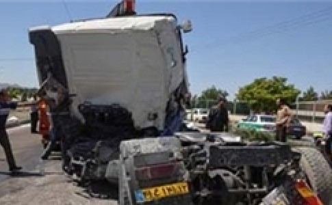 یک کشته و ۲۸ مصدوم به دلیل برخورد اتوبوس با تریلی در خراسان جنوبی