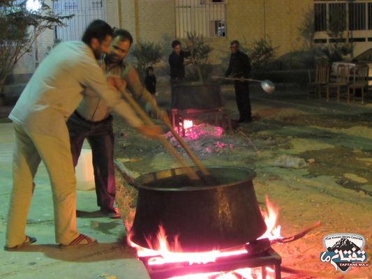 گزارش تصویری/ روشن شدن دیگ های پخت حلیم در خاش