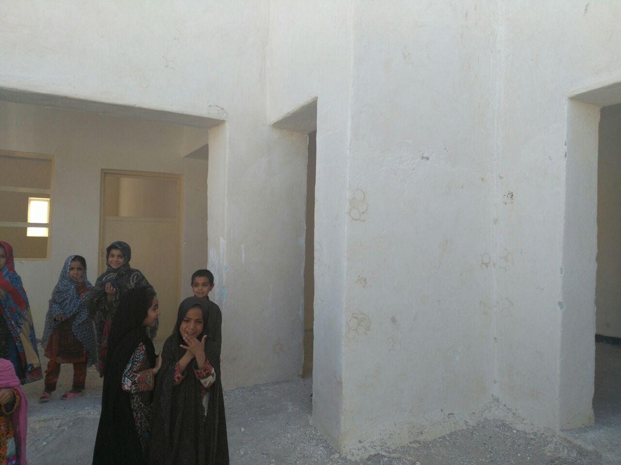 بازسازی و تعمیر کامل یک مدرسه در حال تخریب توسط سپاه خاش