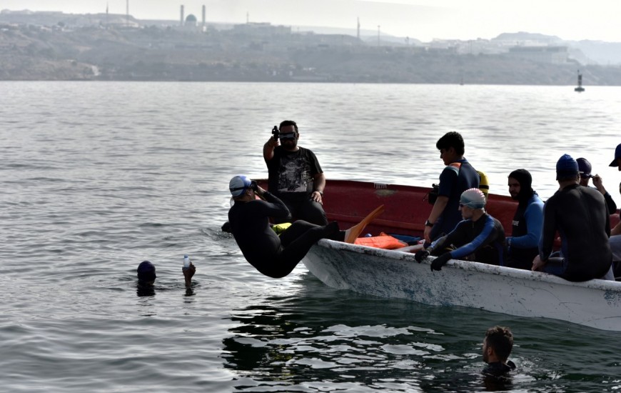 جانبازان و معلولین کشور آب‌های آزاد دریای مکران را درنوردیدند