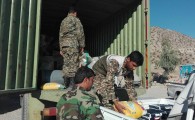 ارائه خدمات پزشکی رایگان به زلزله زدگان غرب کشور/ بسیج در امر سازندگی مناطق زلزله زده فعالیت دارد