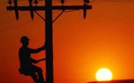 رئیس اداره برق هیرمند: تعمیرات، علت قطعی برق در منطقه