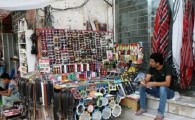 نبض بازارهای سیستان وبلوچستان در قبضه دست دستفروشان/ شهروندان از تجاوز به حریم پیاده روها گلایه دارند