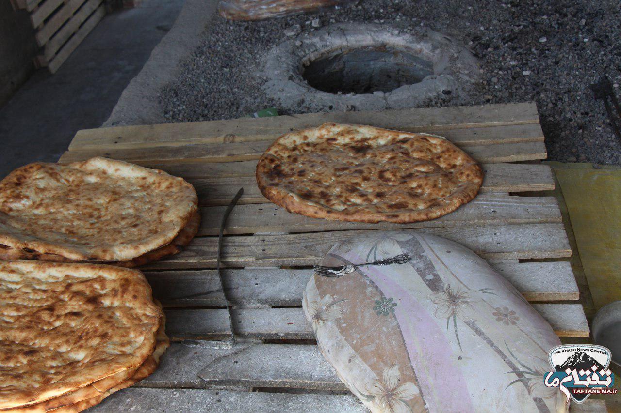 گزارش تصویری/ احیاء پخت نان سنتی و محلی در جنوب شرق کشور