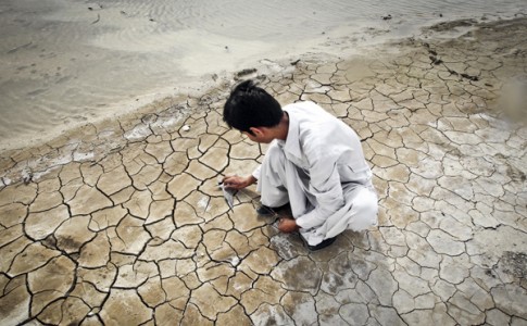 هامون تشنه حق آبه/ دیپلماسی سازنده کلید جاری شدن حیات در سیستان