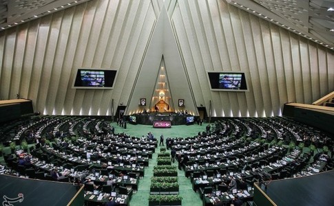 مجلس در هفته‌ای که گذشت|بررسی نوسانات نرخ ارز و تقاضا برای استعفای سیف
