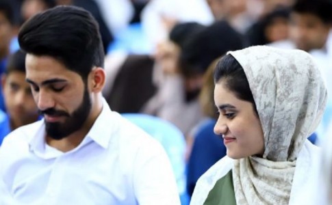 کلیپ/ توزیع 1000 سری جهزیه هدیه مقام معظم رهبری به زوج های جوان سیستان و بلوچستان